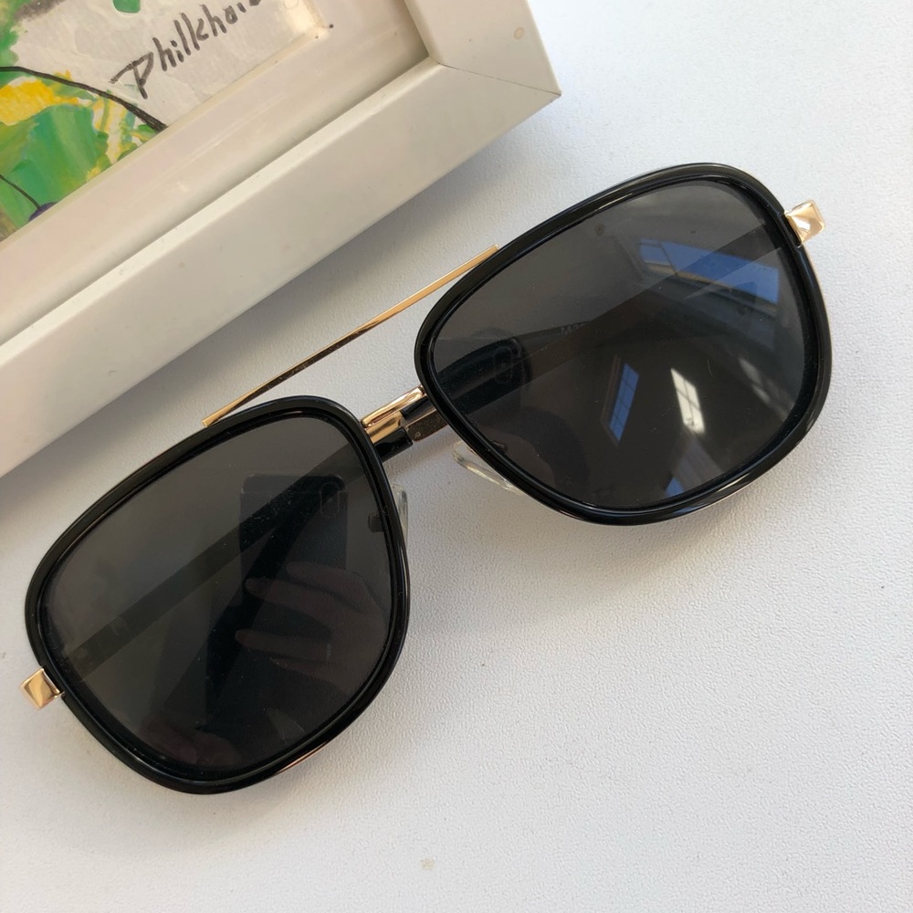 Unisex Sunglasses - Picture 2 of 7